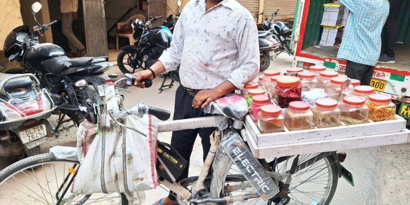 Empowering Sustainable Mobility through Energy Innovation: Social Alpha